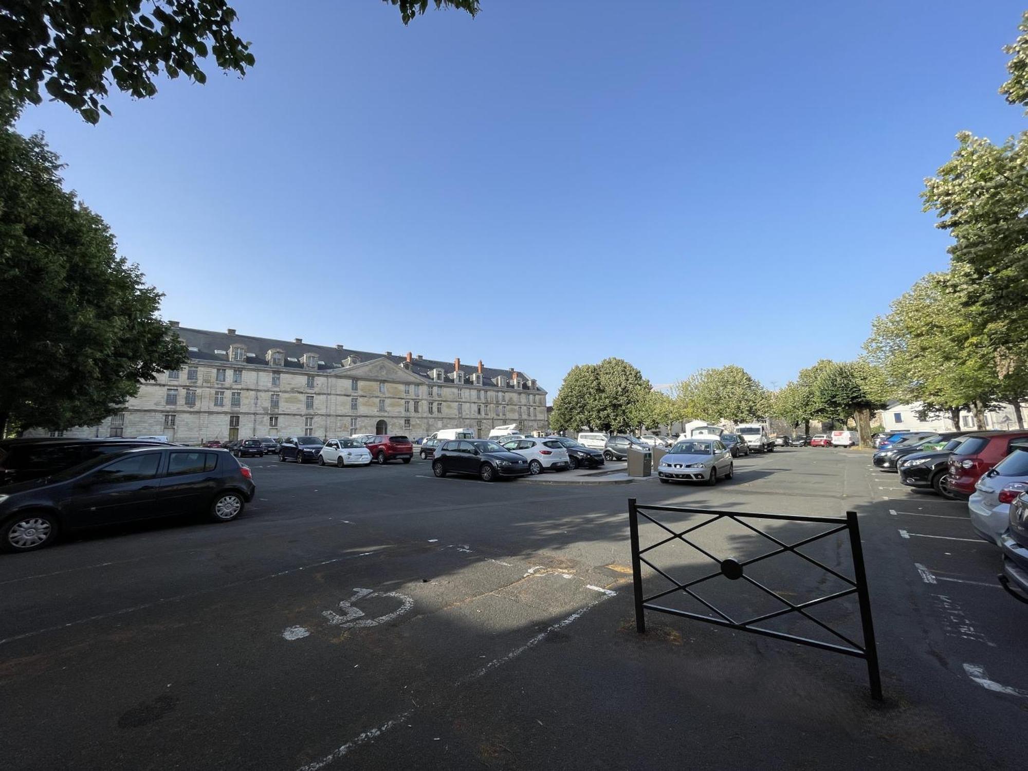 Chez Jean-Yves Et Zoe - La Boheme - Au Calme, Tres Propre, Proche Parkings Apartment Niort Exterior photo